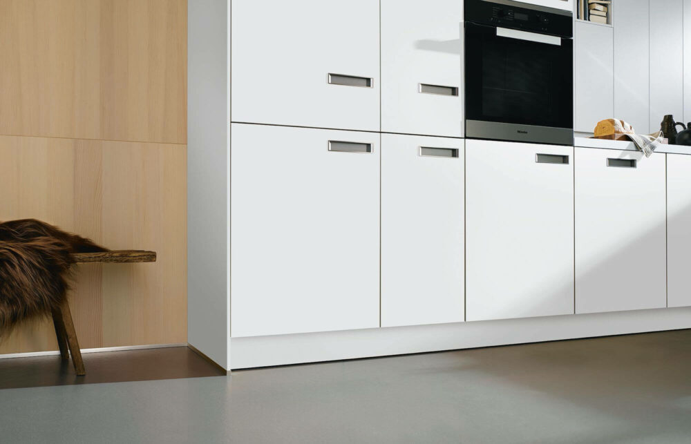 Next125 Weiße Design Inselküche Hochschrank mit Backofen